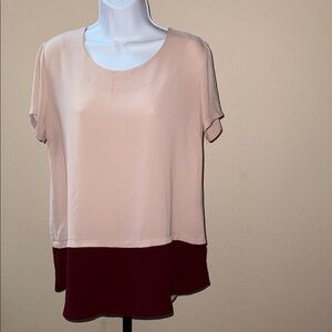 NWT Bobeau Short Sleeve Blouse in Cream and Burgundy Color Block Women’s Size M